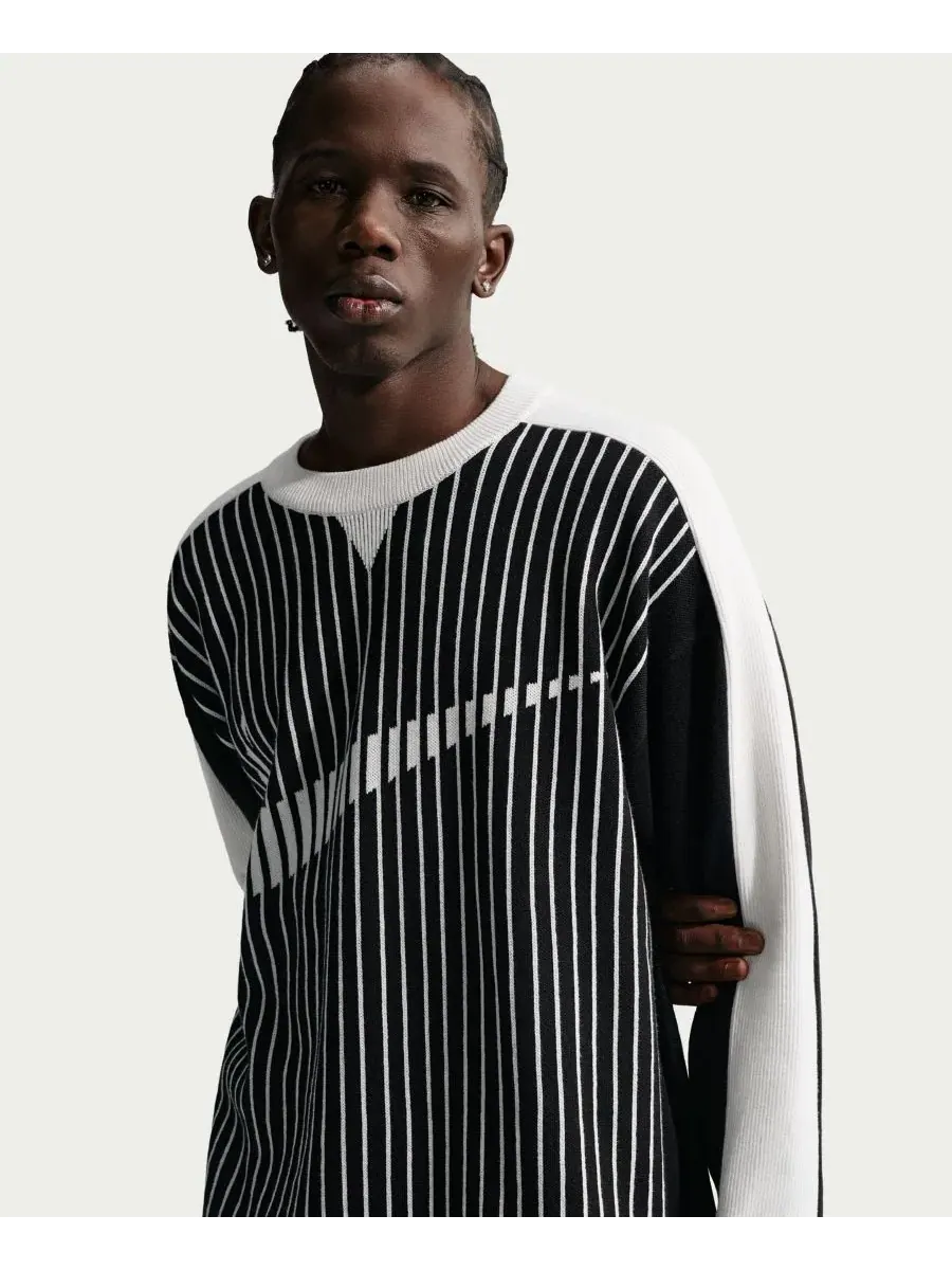 Свитшот Nike Sportswear Club с джаккардовым логотипом — изображение 2 из 5, черный