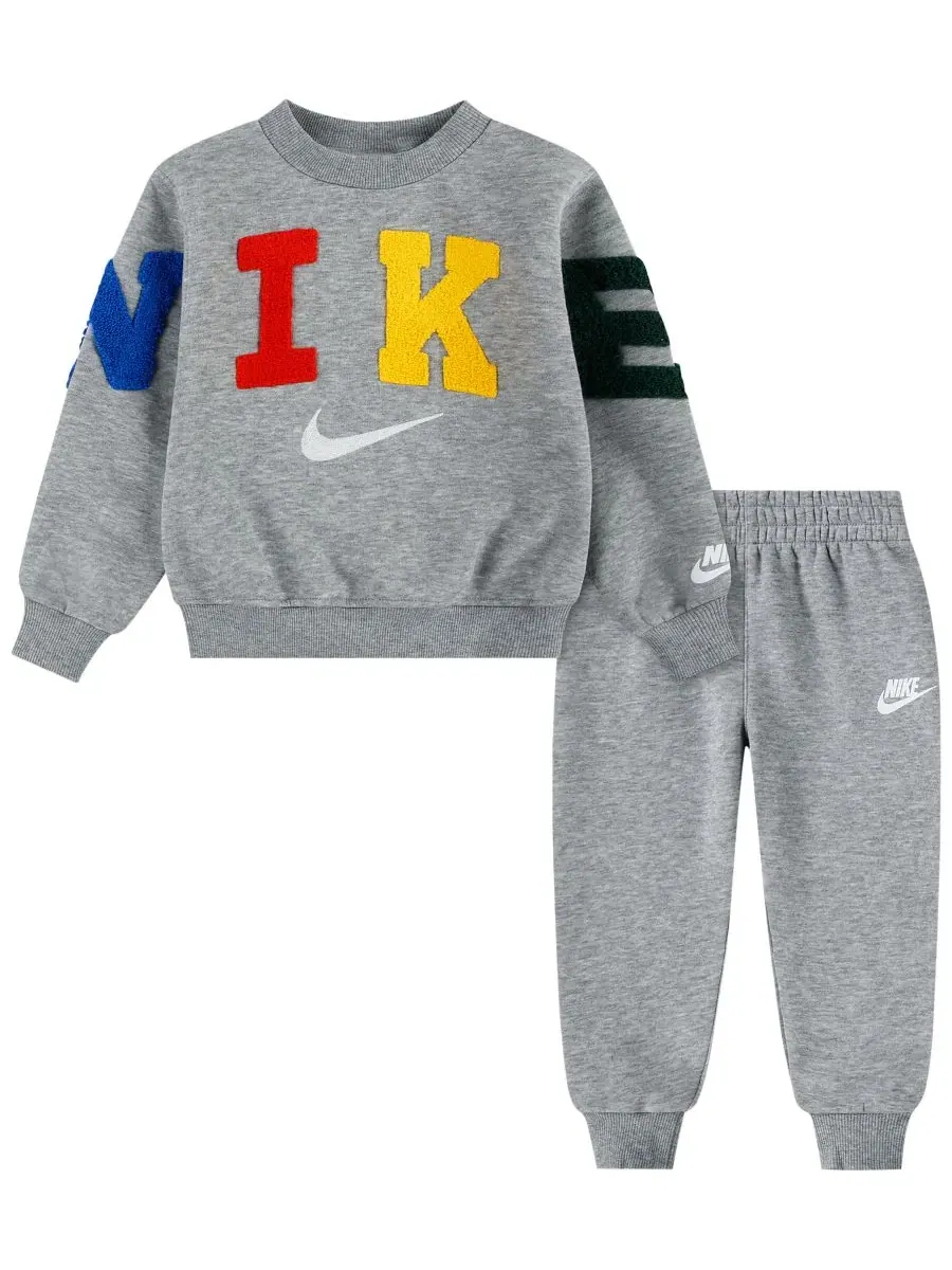 Комплект из свитшота и спортивных брюк Nike