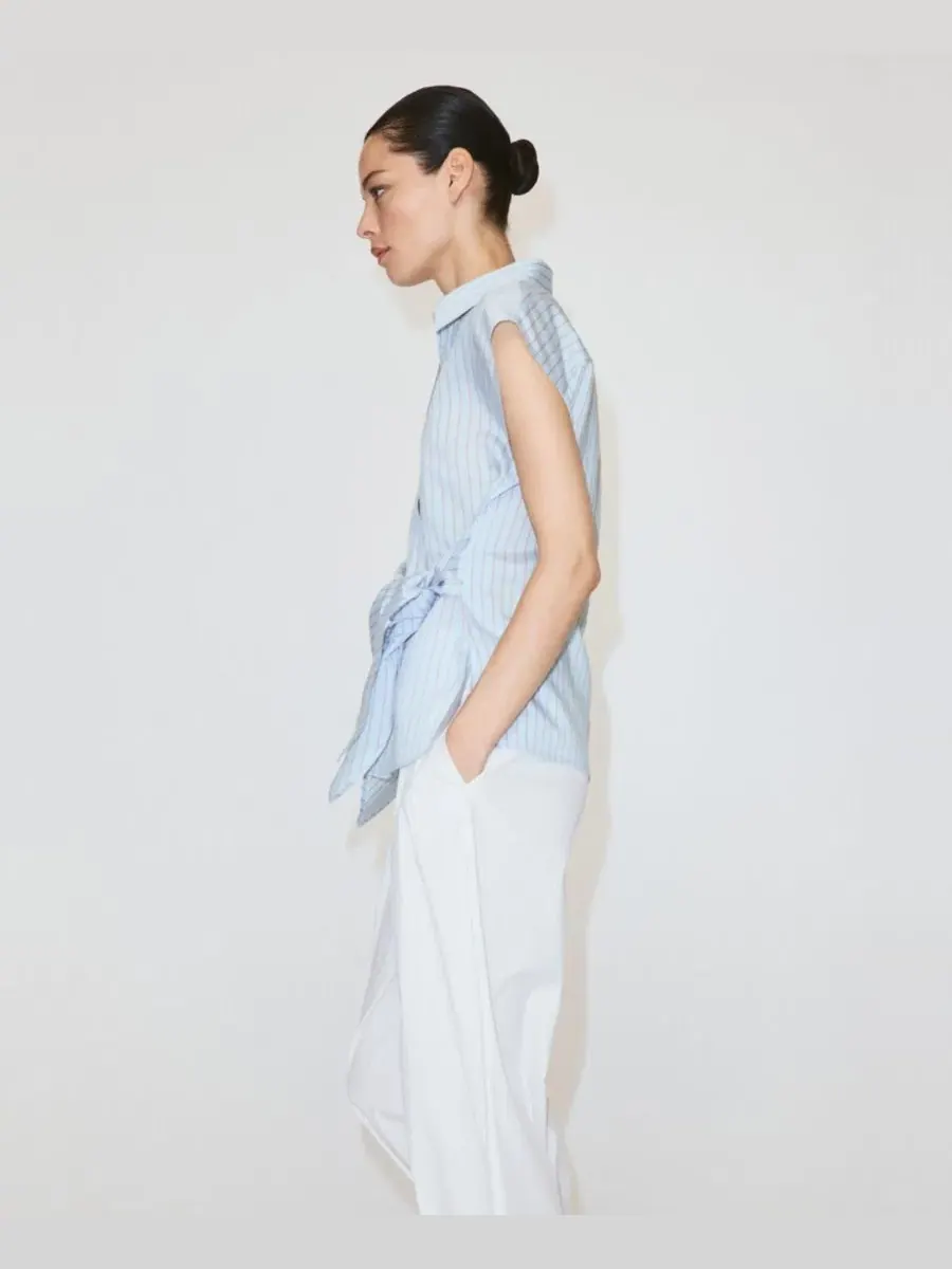 Блуза-безрукавка с бантом и принтом в полоску Lyocell Striped Shirt MANGO — изображение 4 из 7, светлый синий