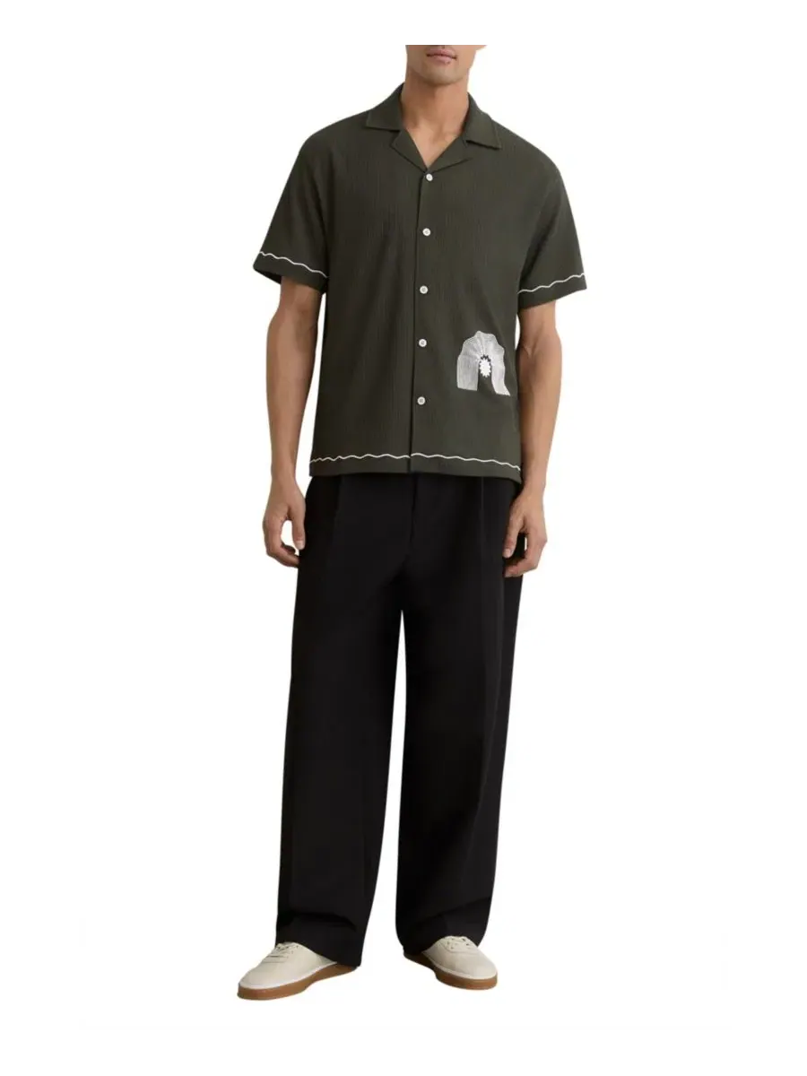 Рубашка с кубинским воротником Solano Textured Printed Placement REISS — изображение 4 из 5, темный зеленый