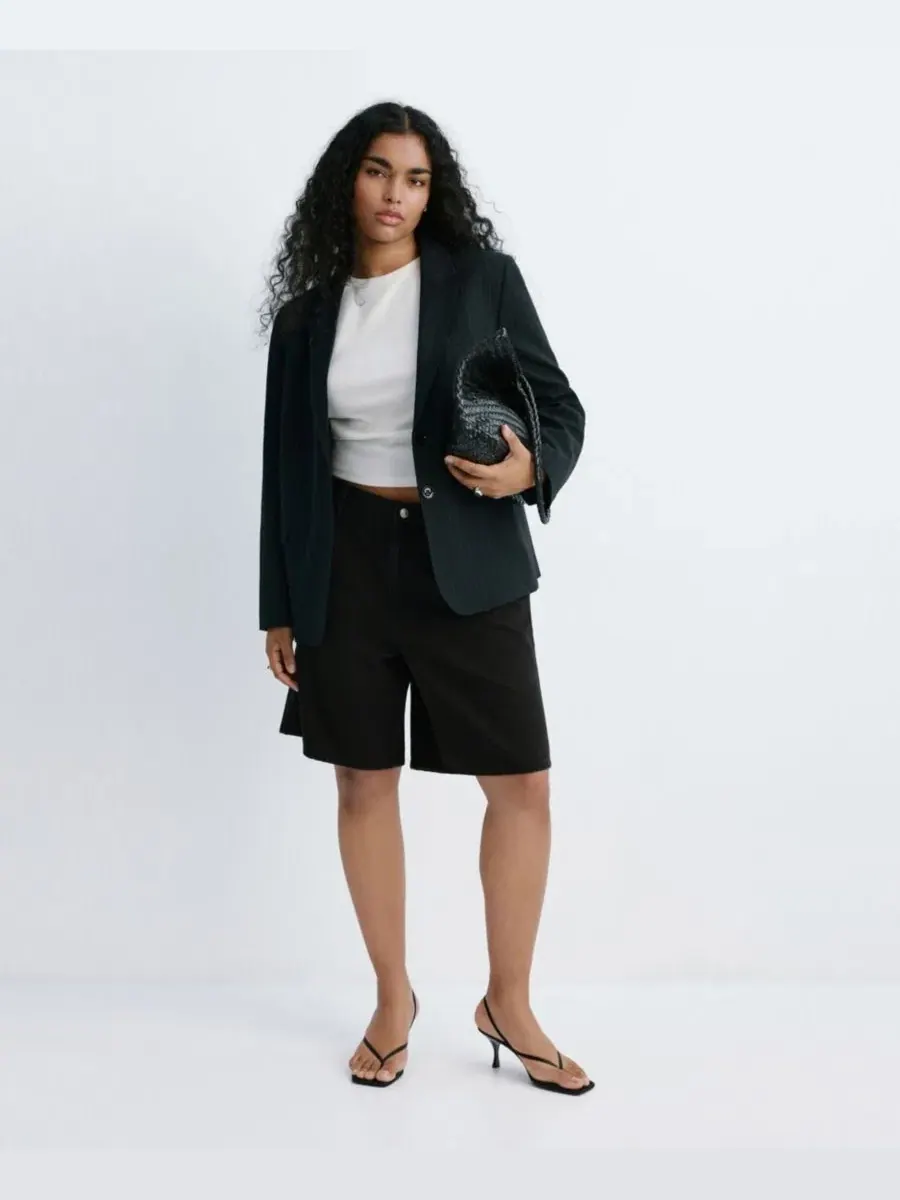Шорты джинсовые с высокой посадкой прямого кроя Black Denim MANGO — изображение 5 из 8, черный джинсовый синий