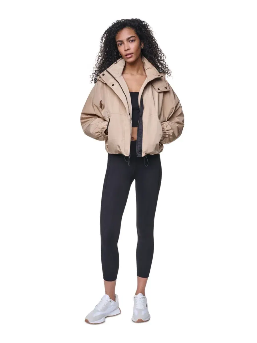 Женская куртка с капюшоном оверсайз DKNY Sport, Travertine Festive P — изображение 2 из 5