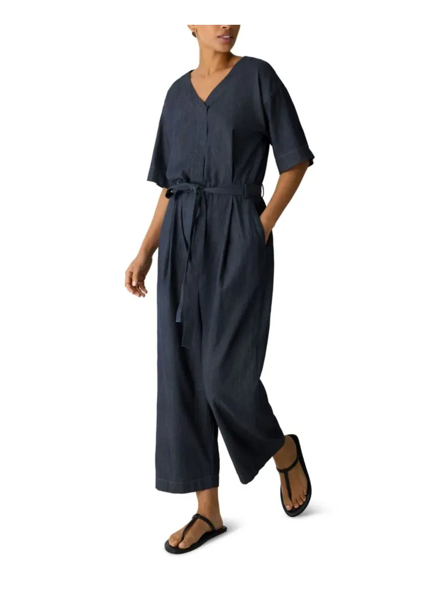 Комбинезон с V-образным вырезом и поясом EILEEN FISHER PETITES — изображение 2 из 4, джинсовый синий