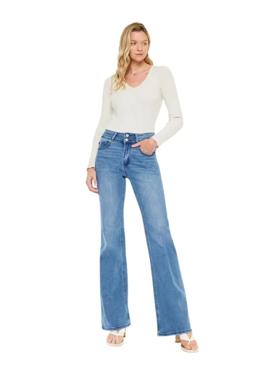 Женские джинсы Onyx Ultra High Rise Wide Flare Kancan Essential — изображение 4 из 8, средняя отмывка