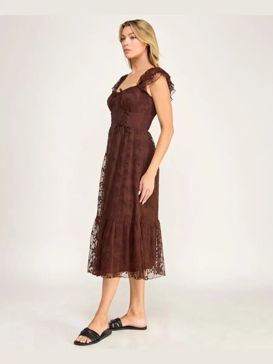 Платье-миди с длинным рукавом и кружевной отделкой, модель Sweetheart-Neck Flutter-Sleeve Lace Midi — изображение 6 из 11