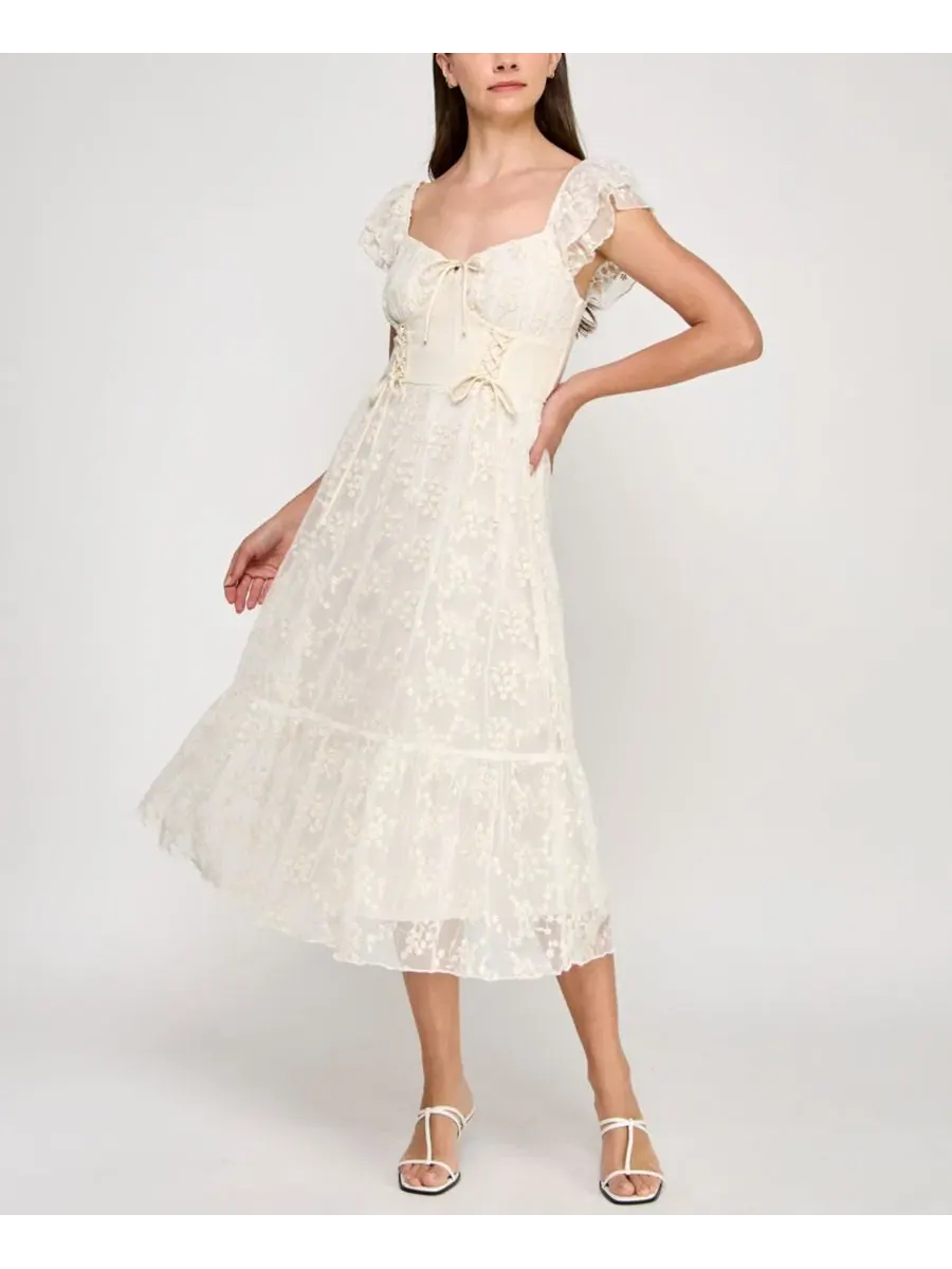 Платье миди с кружевом и рукавами-фонариками, модель Sweetheart-Neck Flutter-Sleeve Lace Midi Dress