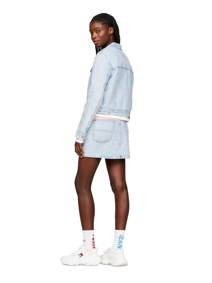 Женская джинсовая куртка Izzie Slim-Fit с эффектом потертости Tommy Jeans — изображение 2 из 4, джинсовый синий светлый
