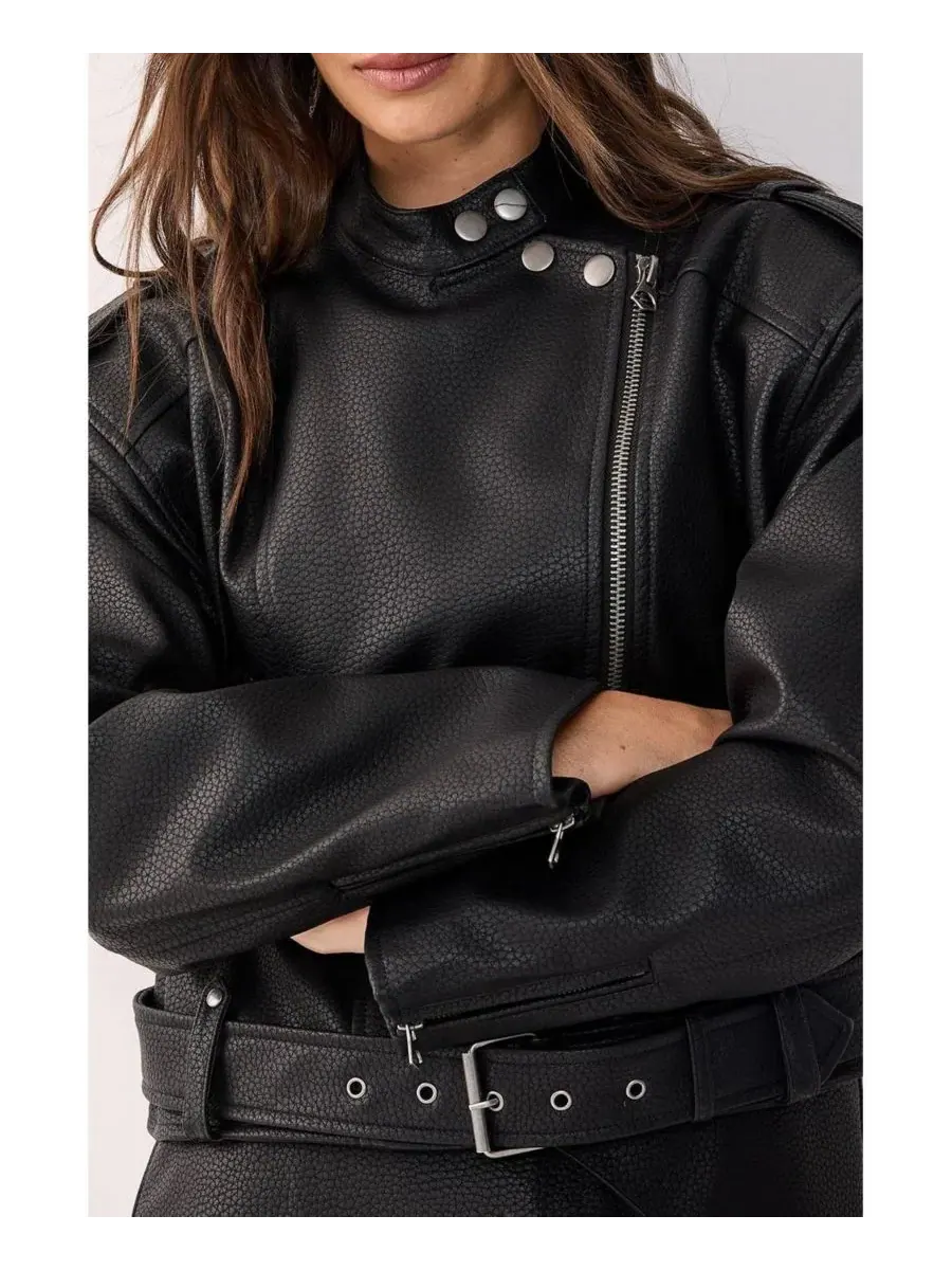 Женская байкерская куртка из искусственной кожи с поясом Nasty Gal — изображение 8 из 8, черный