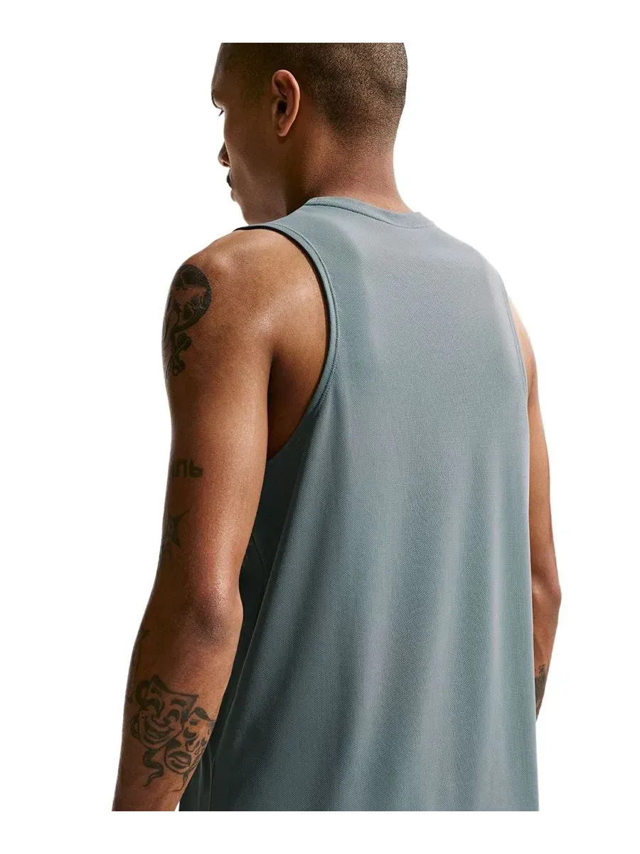 Беговая майка Miler Dri-FIT Nike — изображение 5 из 6, серый