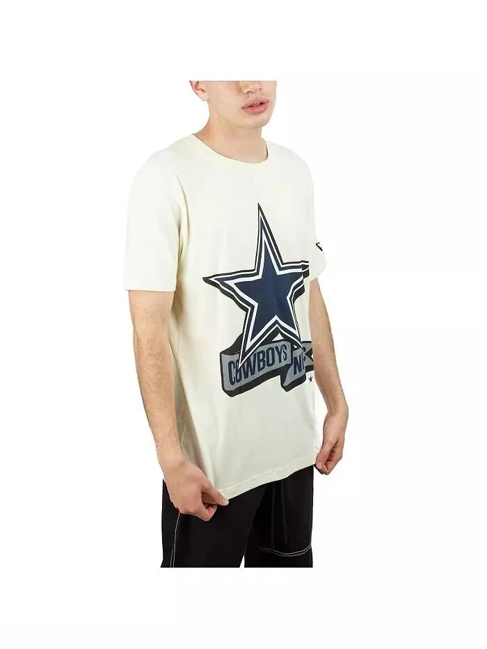 Мужская кремовая футболка Dallas Cowboys Chrome New Era — изображение 1 из 3