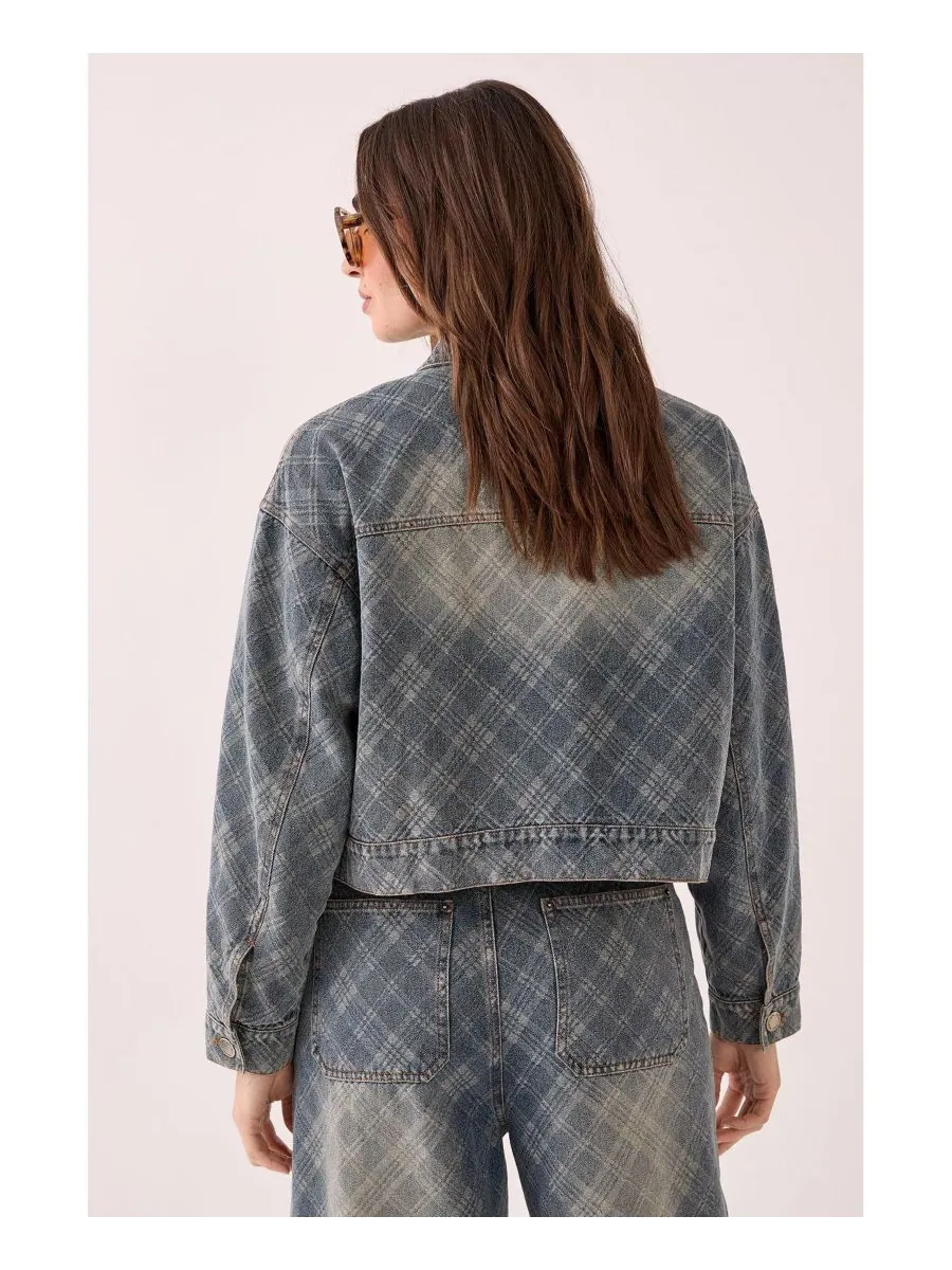 Женская клетчатая джинсовая куртка с эффектом потертости Nasty Gal, Authentic midwash — изображение 3 из 5