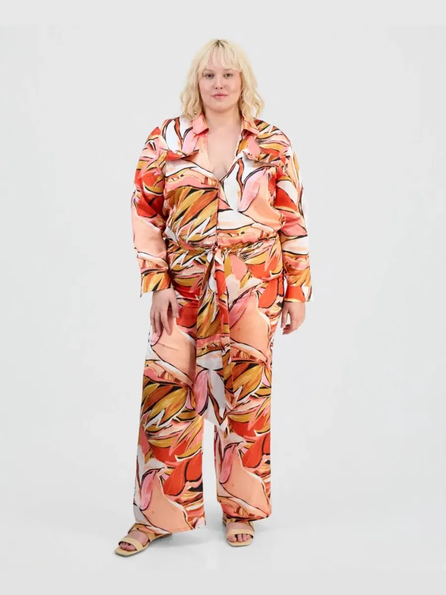 Комплект из атласной рубашки и брюк Satin Shirt & Matching Pants Set FULL CIRCLE TRENDS, Painterly