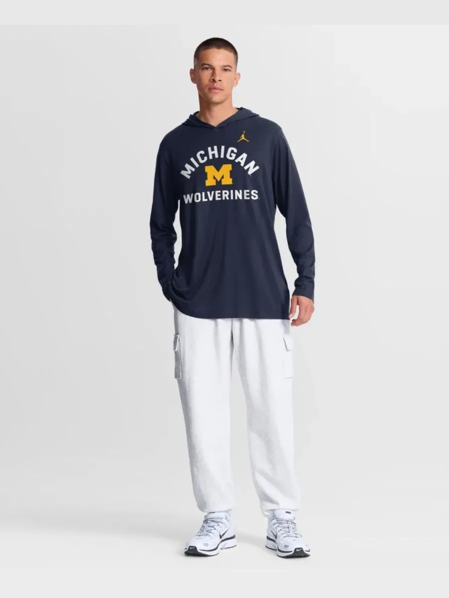 Футболка с капюшоном и длинным рукавом Michigan Wolverines Primetime Arch Tri-Blend Dri-FIT Jordan — изображение 5 из 5