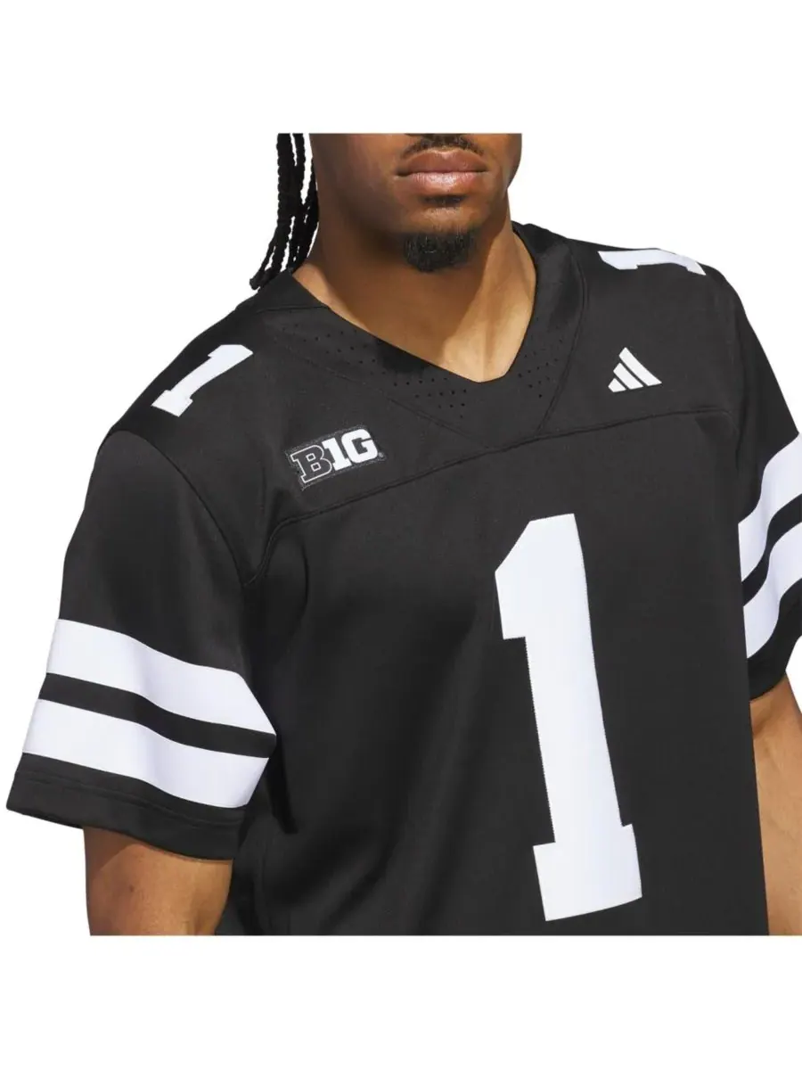 Adidas Мужская черная альтернативная футболка Nebraska Huskers Premier — изображение 5 из 5, черный