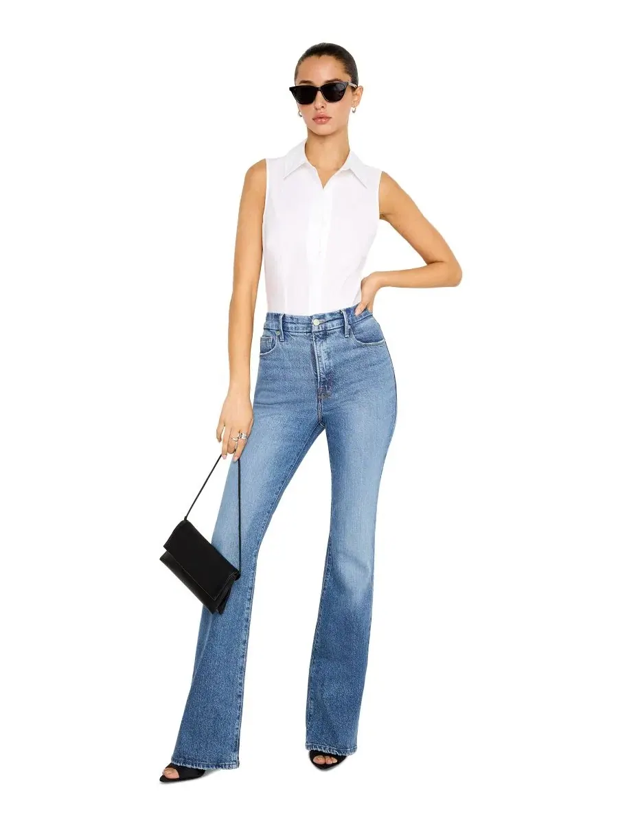 Джинсы с высокой посадкой и клешем от колена, модель Petite High-Rise Bootcut Jeans Good American — изображение 2 из 4