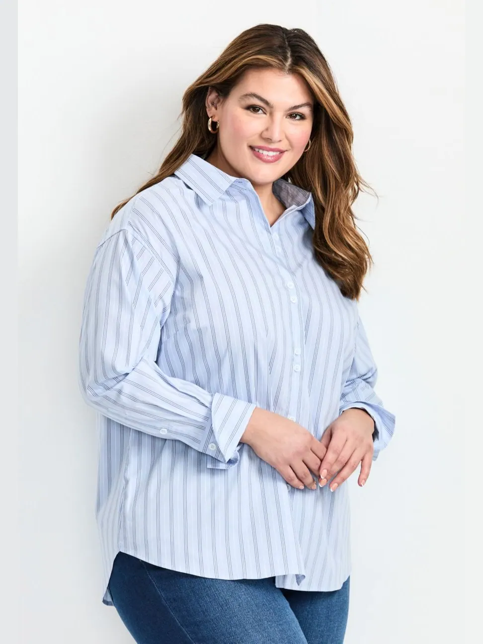 Женская классическая полосатая рубашка в стиле "бойфренд" AVENUE, Chambray stripe — изображение 2 из 3