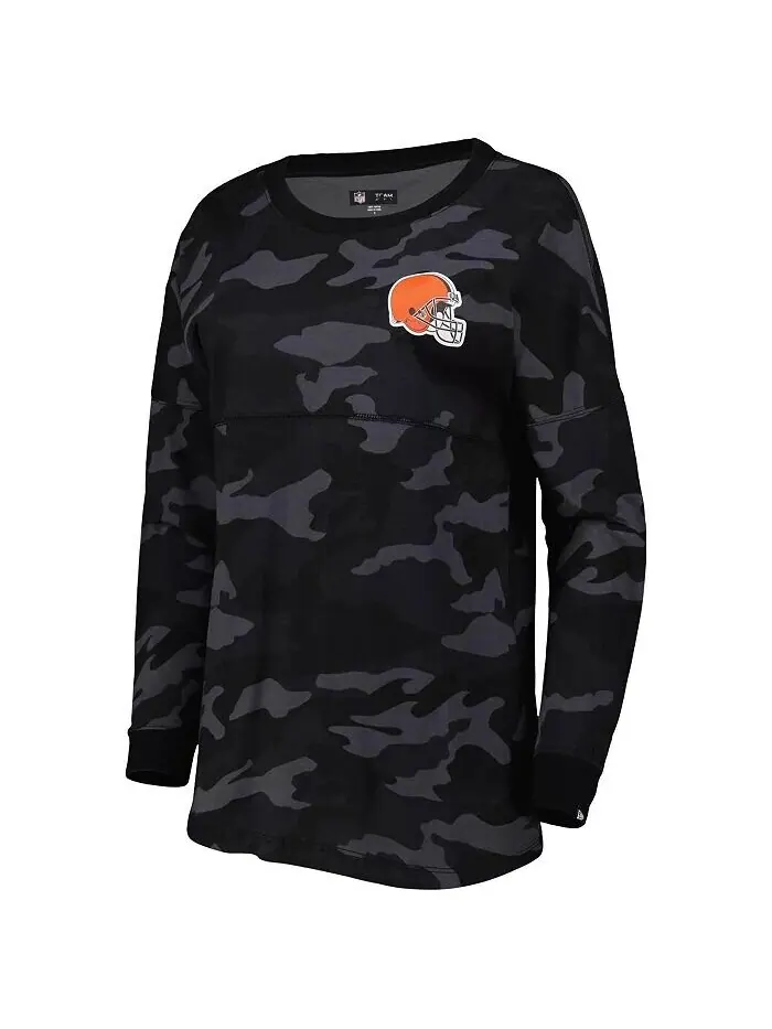 Женская черная футболка с камуфляжным принтом Cleveland Browns с длинным рукавом New Era — изображение 2 из 3