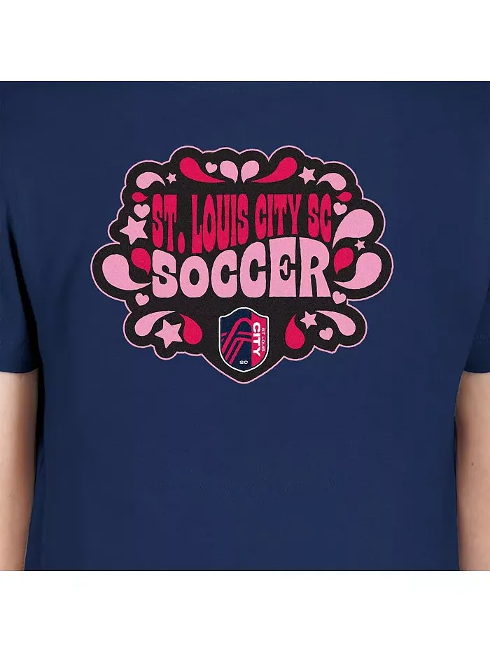Футболка Big Girls Navy St. Louis City SC Bubble Heart New Era — изображение 4 из 4