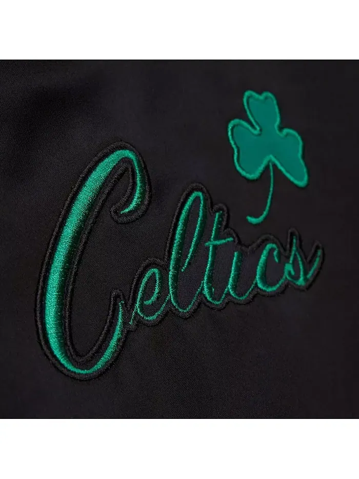 Мужская черная атласная куртка на молнии Boston Celtics Hardwood Classics Blackout Collection — изображение 2 из 5