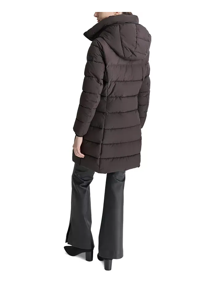 Женское стеганое пальто с капюшоном и застежкой-молнией спереди DKNY — изображение 2 из 7