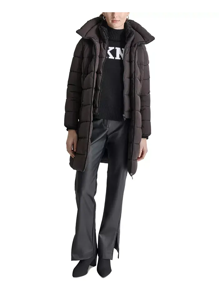 Женское стеганое пальто с капюшоном и застежкой-молнией спереди DKNY — изображение 6 из 7