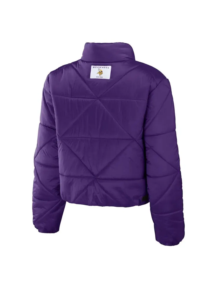Кроп-пуховик с принтом Minnesota Vikings WEAR by Erin Andrews — изображение 3 из 3, фиолетовый