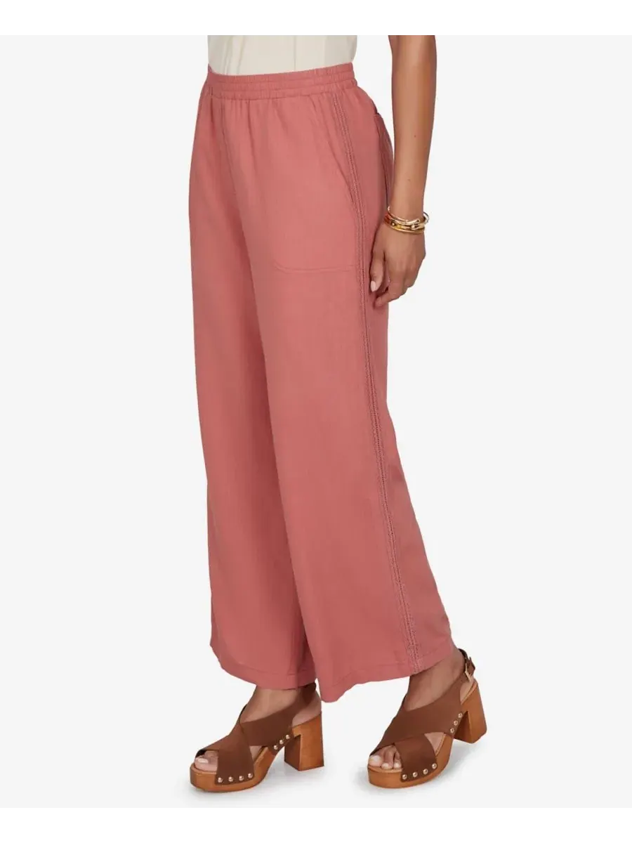 Брюки с кружевной отделкой, модель Petite Lace Trim Lightweight Pull-On Pants Ruby Rd., Terra Cotta — изображение 2 из 5