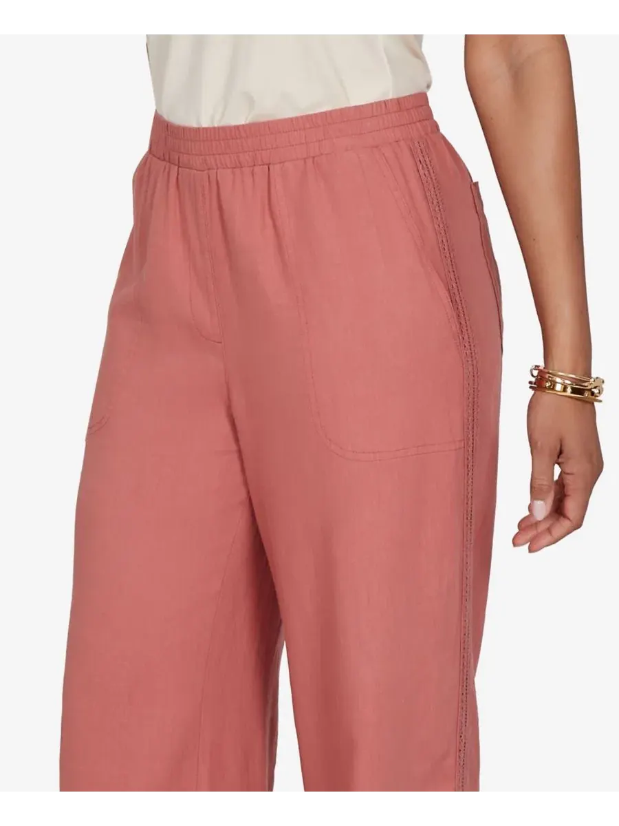 Брюки с кружевной отделкой, модель Petite Lace Trim Lightweight Pull-On Pants Ruby Rd., Terra Cotta — изображение 4 из 5