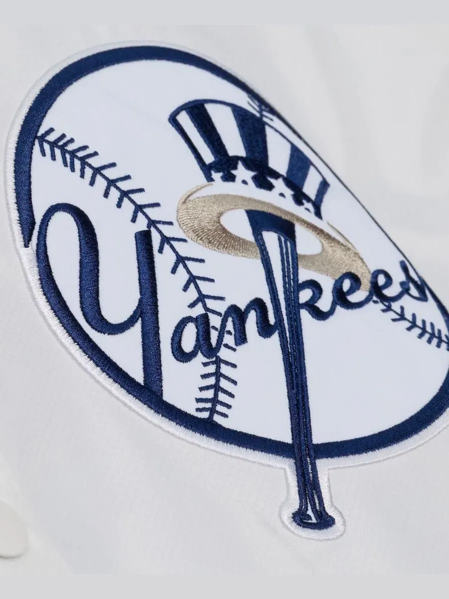 Ветровка с капюшоном и полноценными кнопками Yacht Rock New York Yankees Mitchell & Ness — изображение 3 из 5, белый