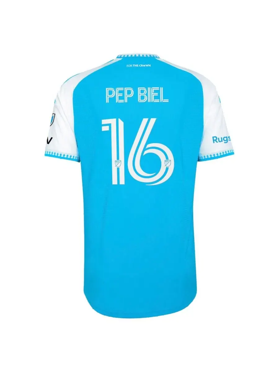 Футболка с длинным рукавом Pep Biel Blue Charlotte FC 2026 Carolina Kit: Crowns Up On-Field — изображение 2 из 3, синий