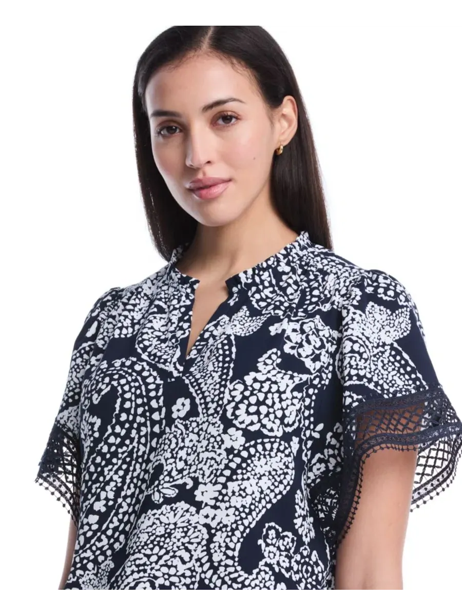 Блуза с принтом пейсли, с кружевной отделкой и коротким рукавом, Petite Paisley Print Flutter Lace — изображение 4 из 5