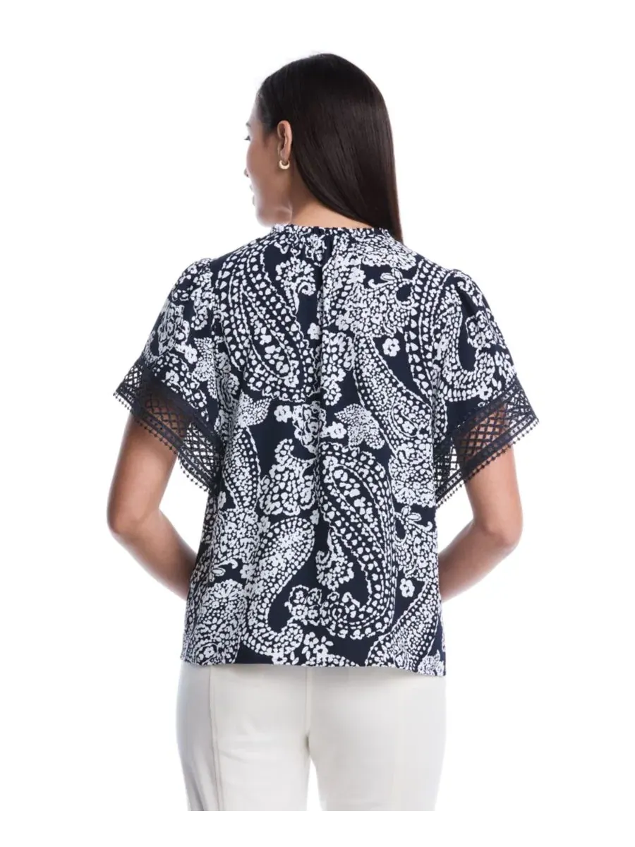 Блуза с принтом пейсли, с кружевной отделкой и коротким рукавом, Petite Paisley Print Flutter Lace — изображение 5 из 5