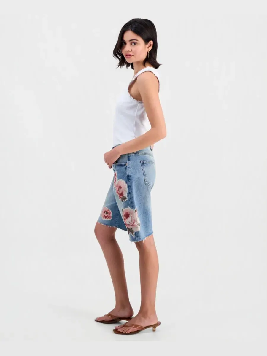 Женские джинсовые шорты с цветочным лоскутным узором And Now This, Floral Patch — изображение 2 из 4