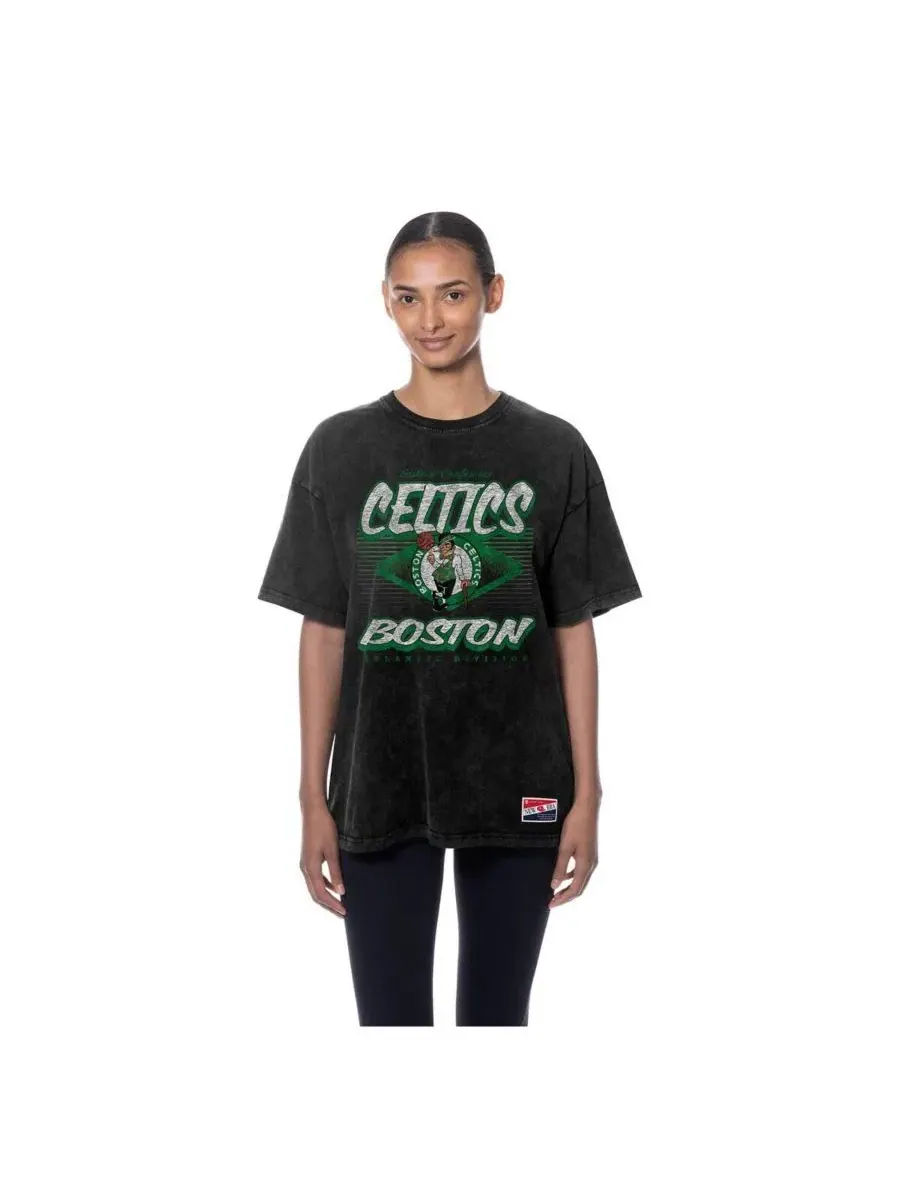 Женская черная футболка Boston Celtics Throwback Mineral Wash Oversized New Era — изображение 4 из 4, черный