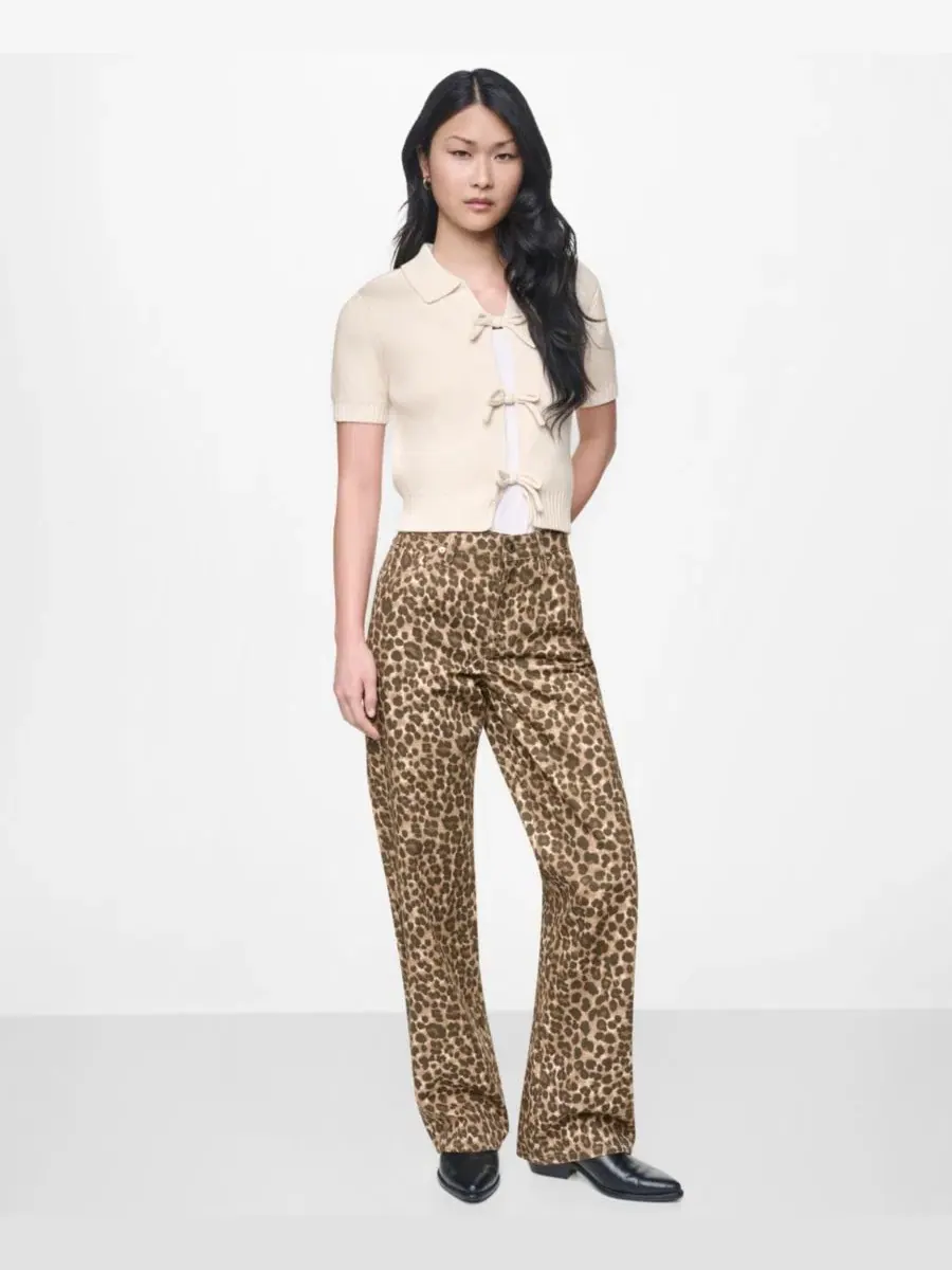 Джинсы прямого кроя с принтом Animal Print DKNY Jeans, Woodsmoke Leopard Pr — изображение 2 из 4