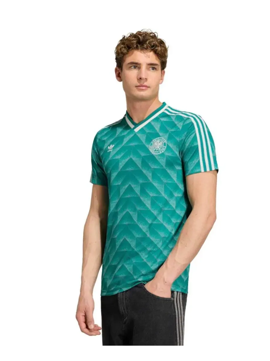 Футболка с коротким рукавом и V-образным вырезом, с принтом, Германия 1990 adidas