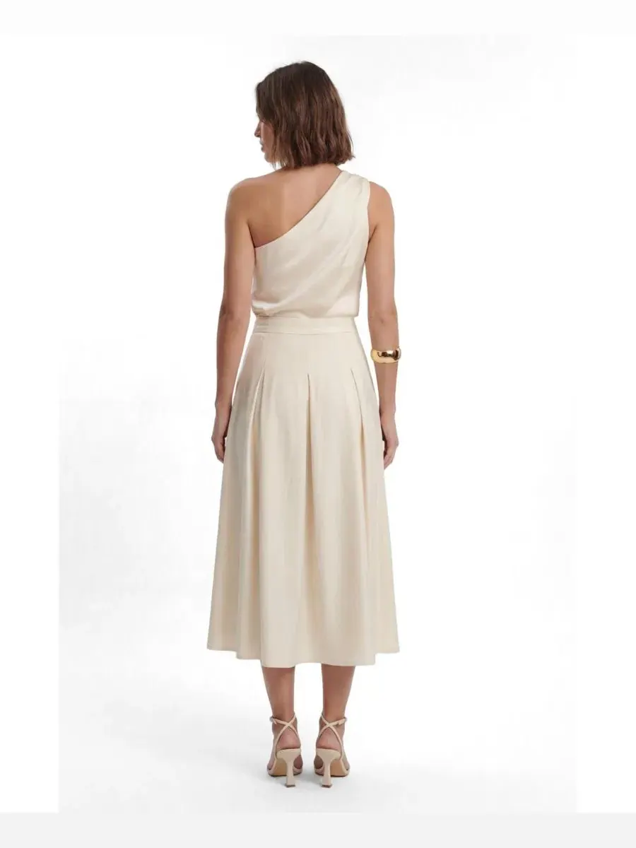 Блуза из атласа с одним плечом Karen Millen, Buttermilk — изображение 3 из 4