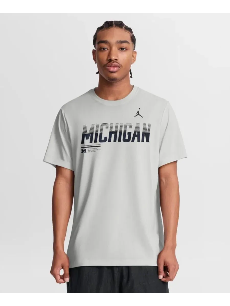 Футболка с коротким рукавом и технологией Dri-FIT Michigan Wolverines Sideline Legend Jordan