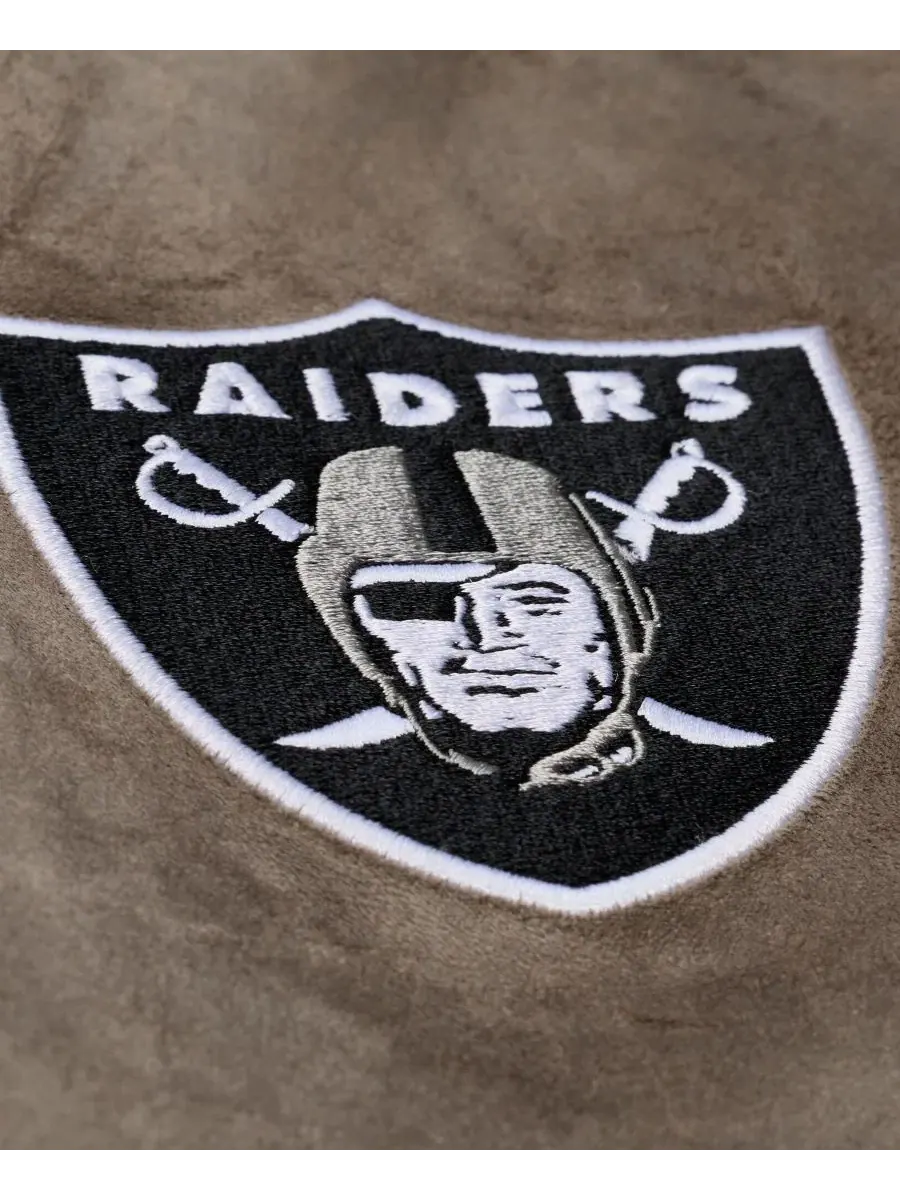 Женская куртка-ветровка Full-snap Varsity Oakland Raiders Mitchell & Ness — изображение 2 из 9, бежевый