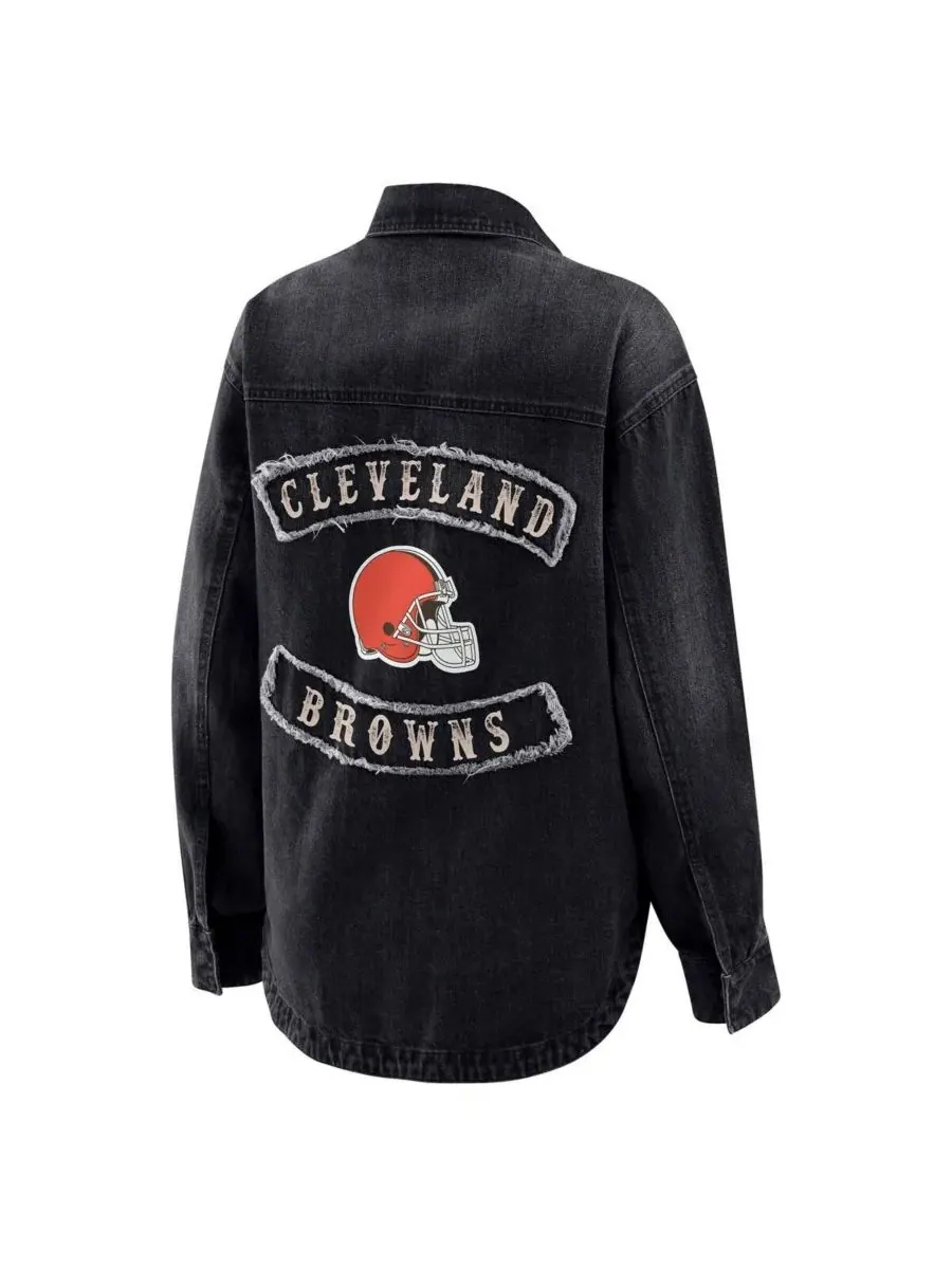 WEAR by Erin Andrews Женская черная джинсовая куртка-рубашка Cleveland Browns из выстиранного — изображение 3 из 3, черный