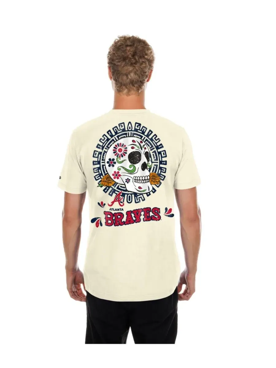 Футболка с принтом Atlanta Braves Dia de los Muertos Sugar Skull New Era — изображение 2 из 4, прозрачный