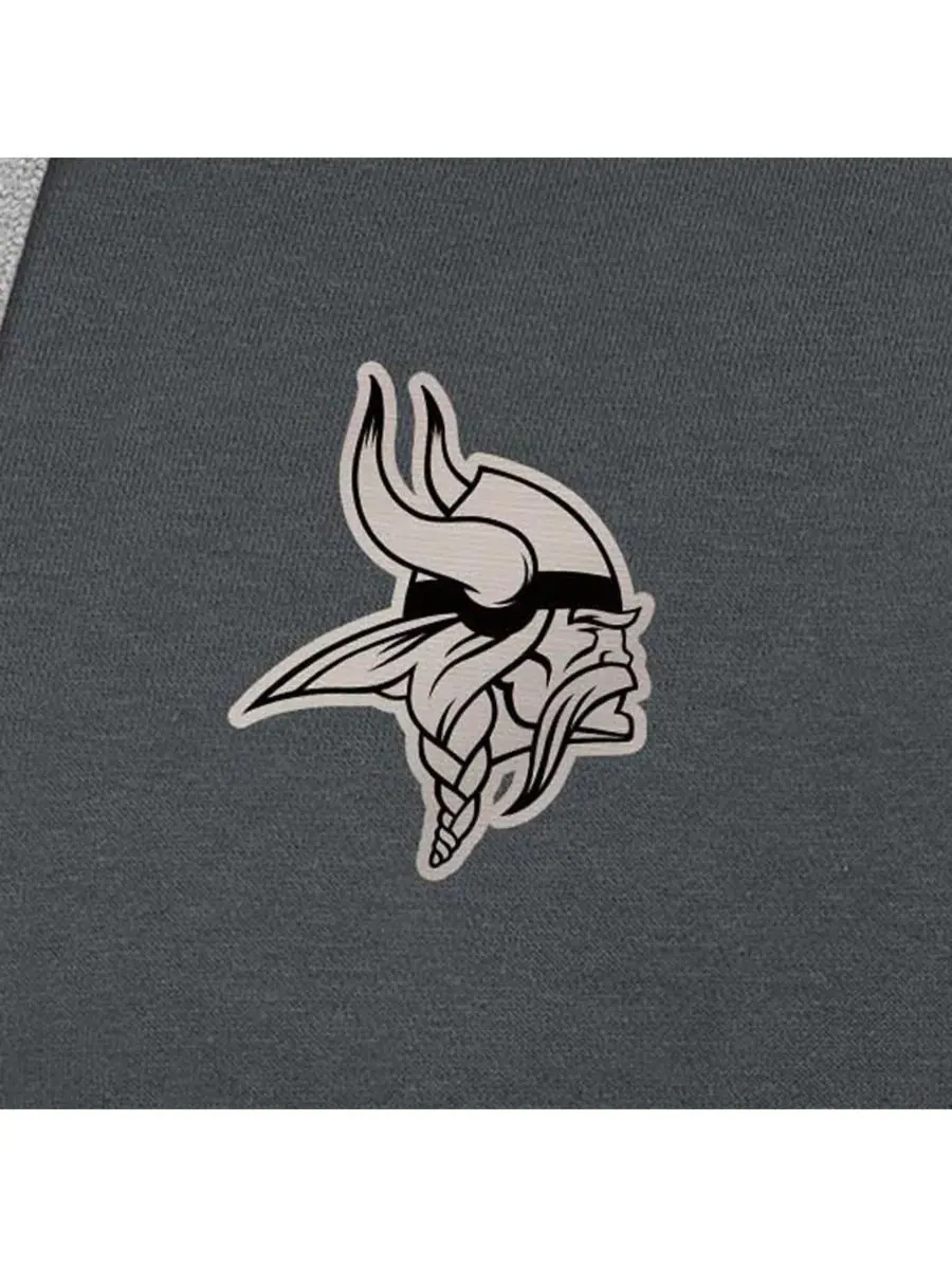 Antigua Мужская толстовка с капюшоном Minnesota Vikings цвета "матовый карбон" с логотипом Victory — изображение 4 из 4