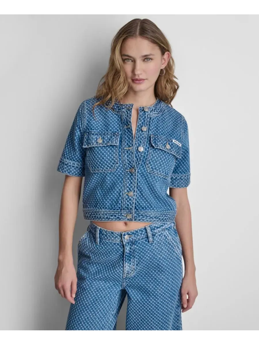 Жакет джинсовый укороченный с нашивными карманами и коротким рукавом Boucle Denim Shirt Jacket DKNY