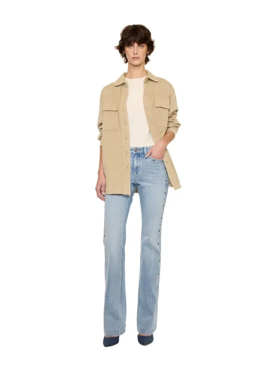 Джинсы-клеш с заклепками и стразами Linda Mid Rise Bootcut KanCan, Medium Light — изображение 4 из 5
