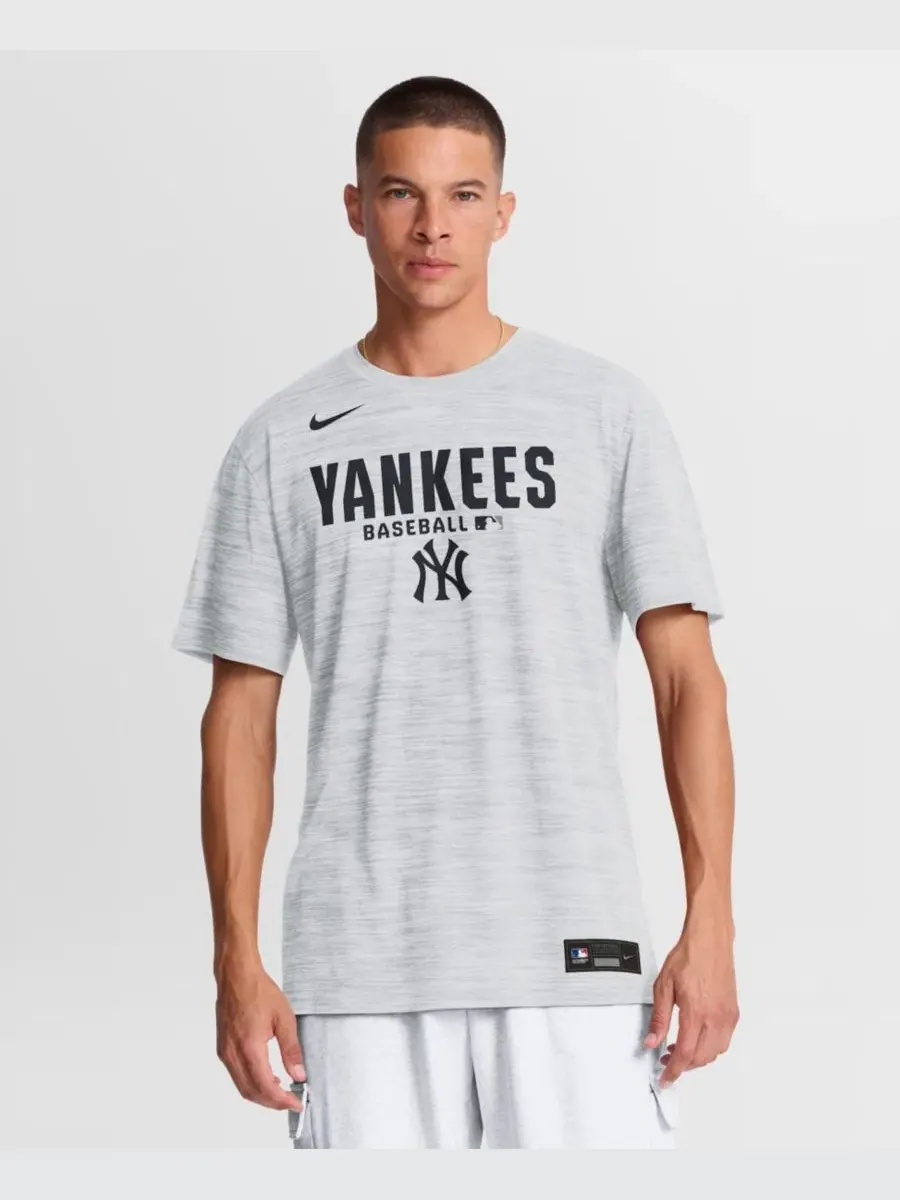 Футболка с коротким рукавом и кросс-дайвинг принтом, New York Yankees Authentic Collection Velocity