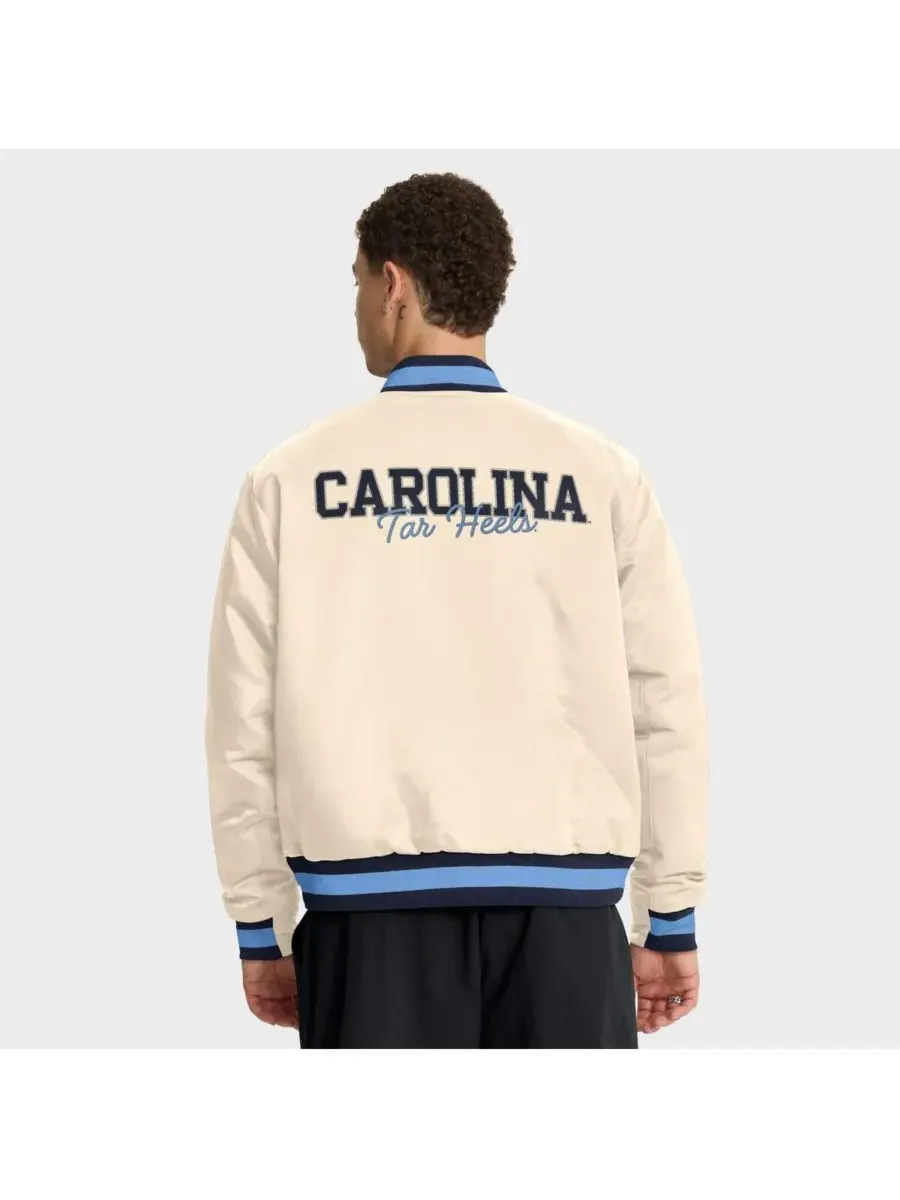 Nike Мужская бежевая куртка-бомбер North Carolina Tar Heels Legacy с застежкой на кнопках — изображение 2 из 5, бежевый
