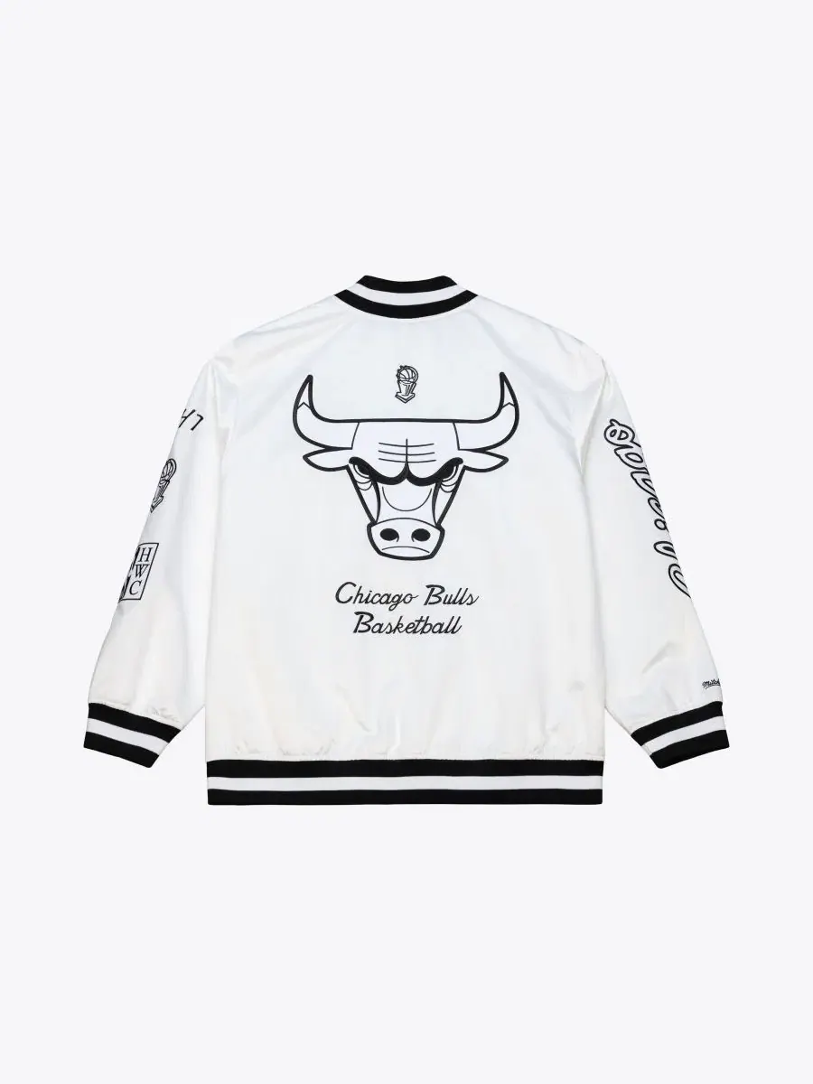 Куртка из сатина с принтом Hardwood Classics Chicago Bulls Arctic Lightweight Full-Snap Satin — изображение 2 из 3, белый