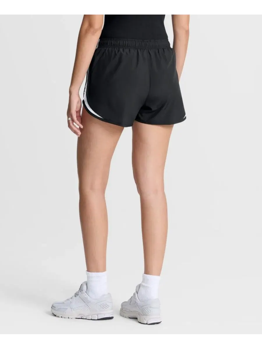 Шорты женские с технологией Dri-FIT, с принтом, Detroit Lions Tempo Nike — изображение 4 из 4, черный белый