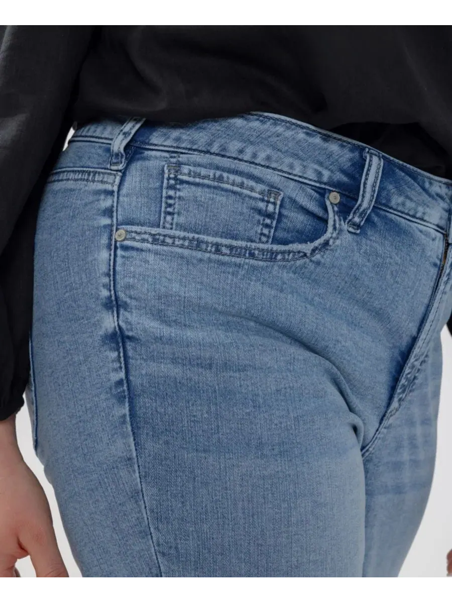 Джинсы прямого кроя с высокой посадкой Avery Plus Size Silver Jeans Co., Bluebelle — изображение 9 из 10