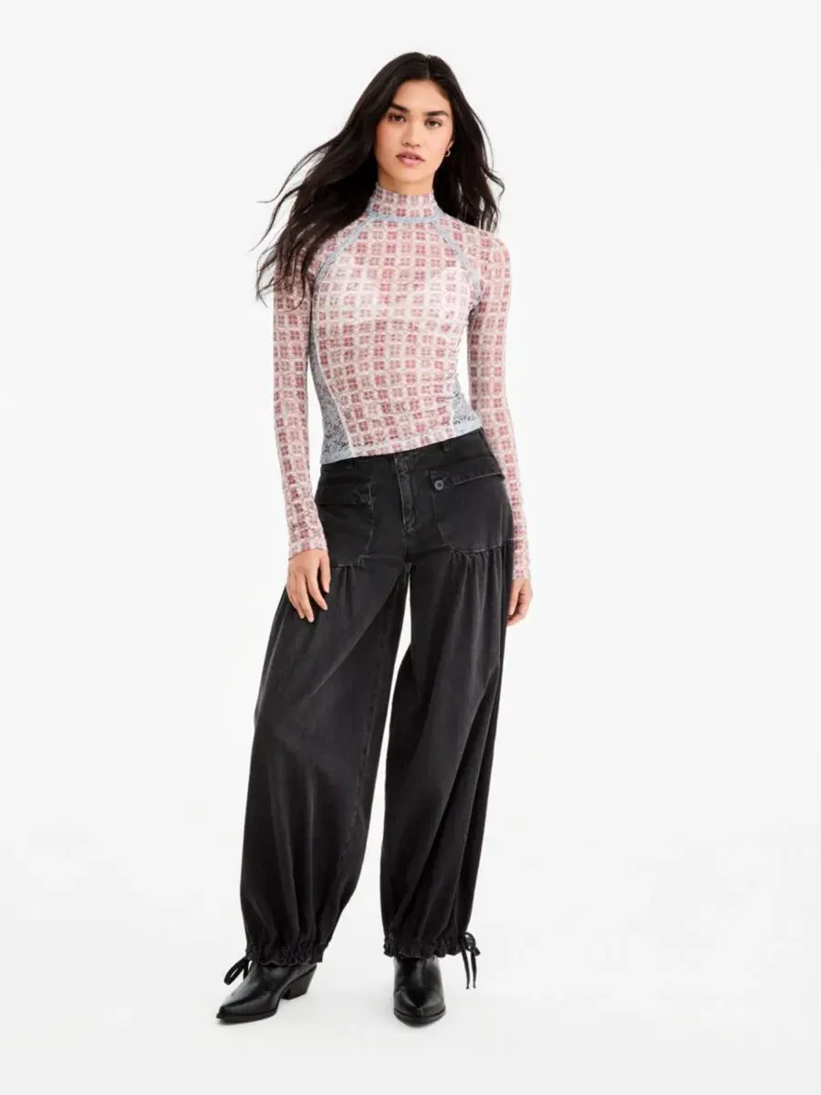 Широкие джинсы с завязками на щиколотках Lotus Free People, Smoke Show — изображение 2 из 8